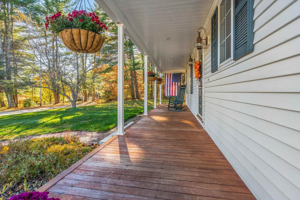 19 Mcquade Brook Road Bedford NH 03110