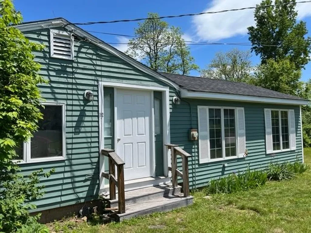12 Davis Street Somersworth NH 03878