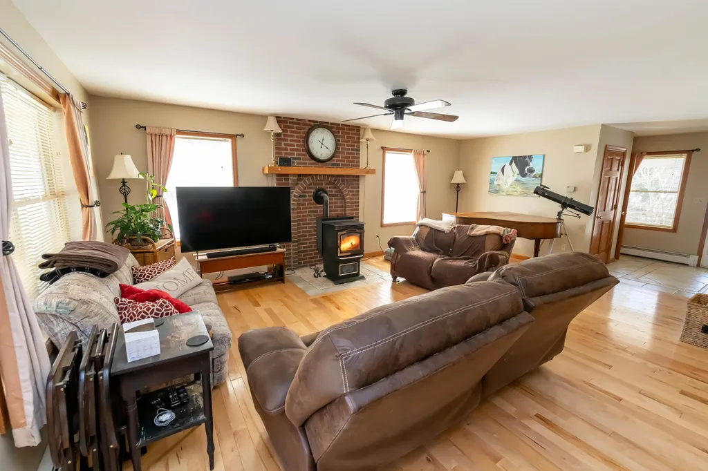 152 Melendy Road Milford NH 03055