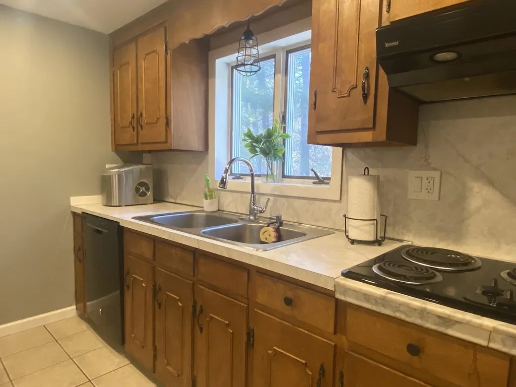 28 Old Mill Brook Road Westmoreland NH 03467