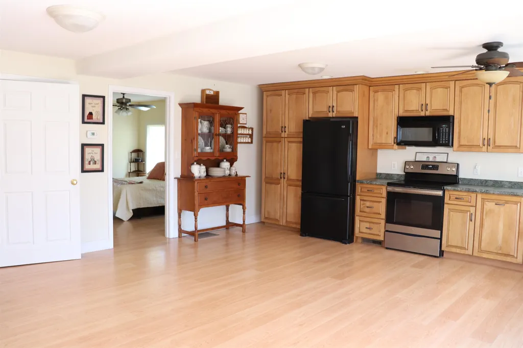 12 Summer Street Goffstown NH 03045
