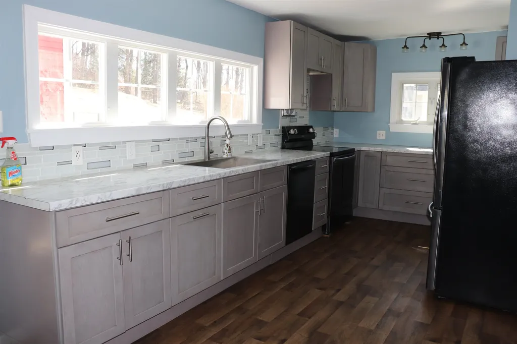 12 Summer Street Goffstown NH 03045