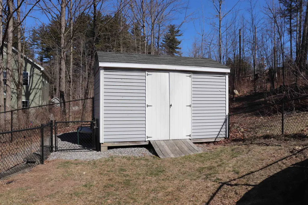 12 Summer Street Goffstown NH 03045