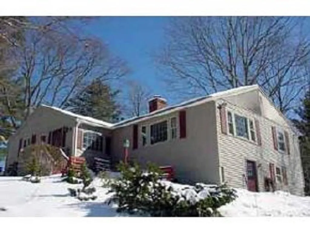 6 Hooper Hill Road New Boston NH 03070