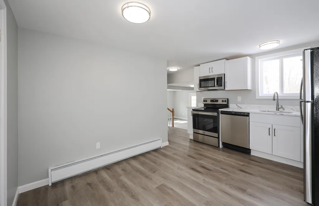 54 Abbott Street Nashua NH 03064