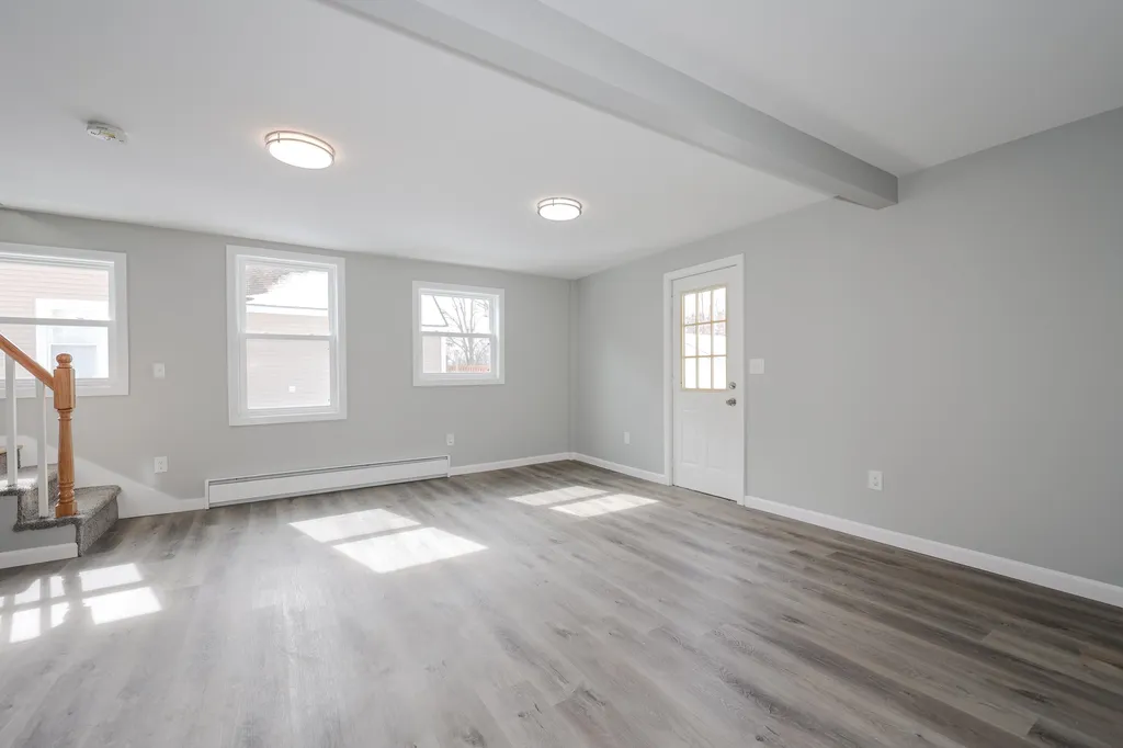 54 Abbott Street Nashua NH 03064