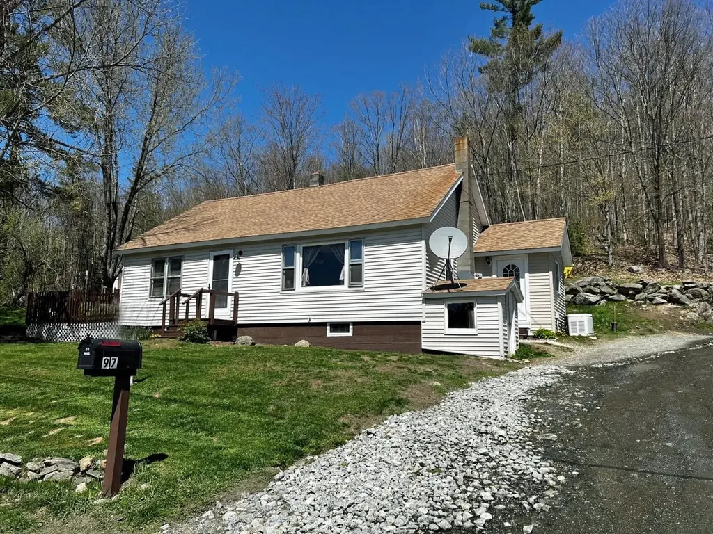 97 Cash Street Croydon NH 03773