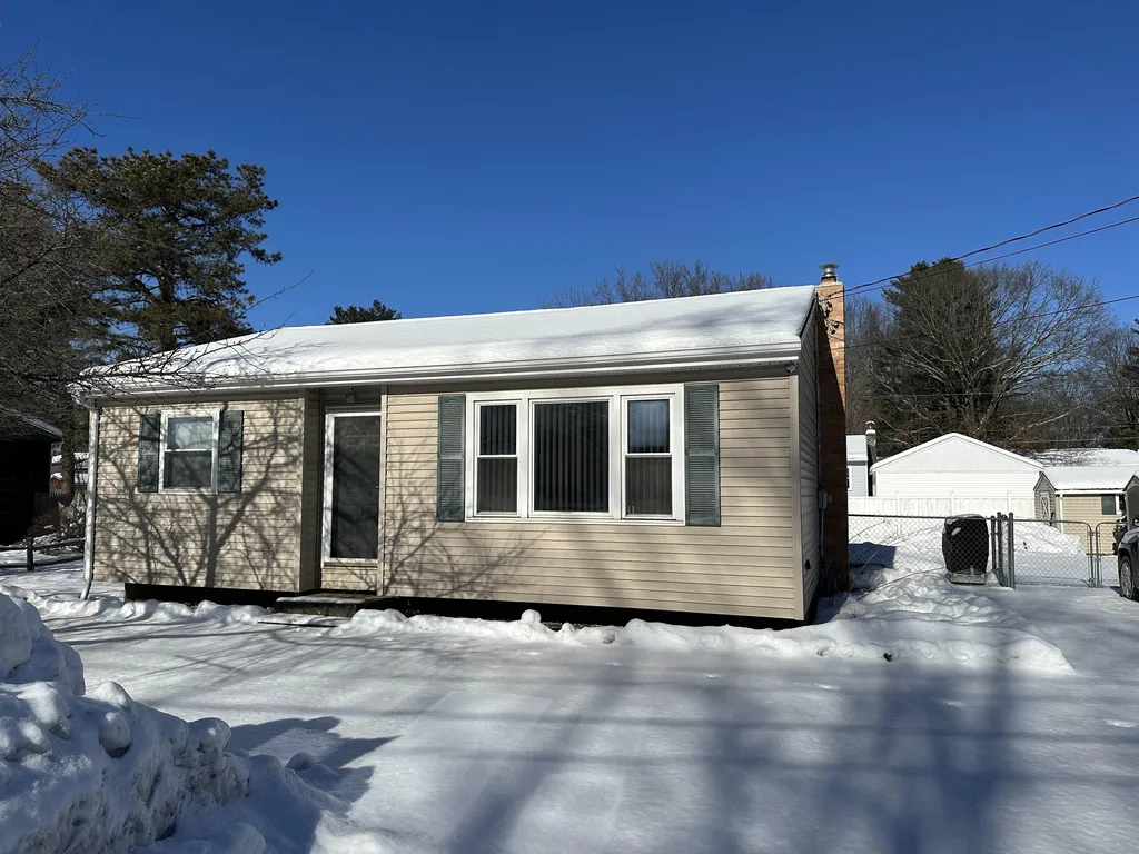 40 Pinecrest Drive Essex VT 05452