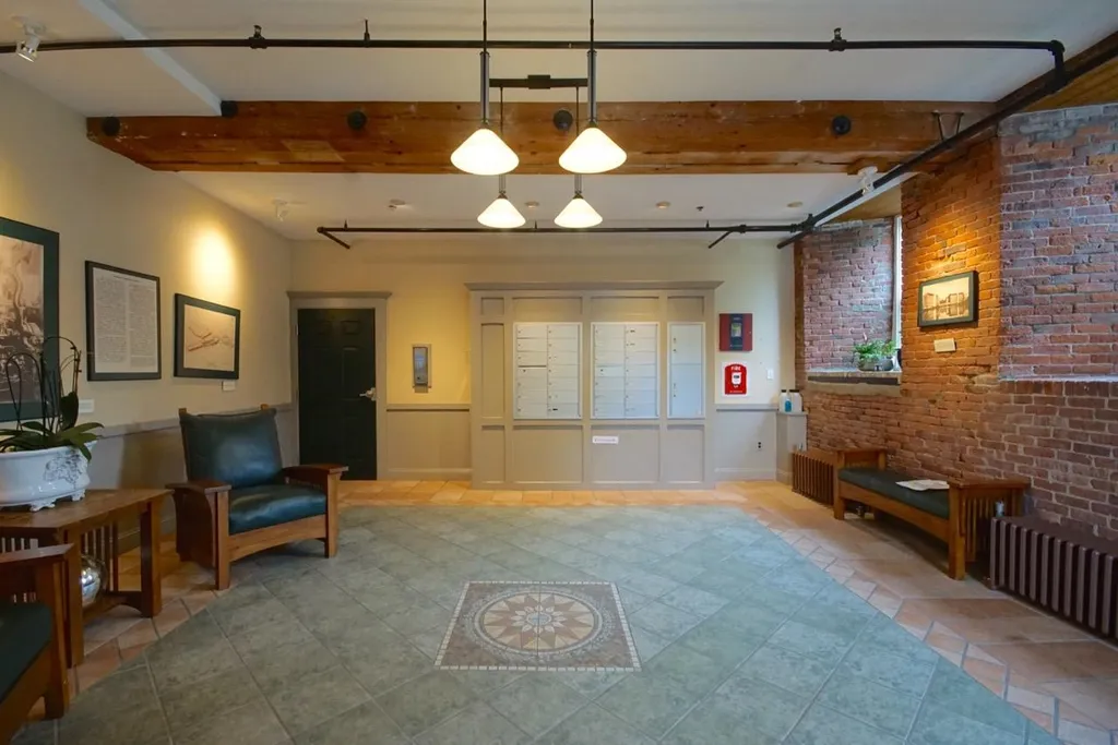 6 Bay Road Newmarket NH 03867