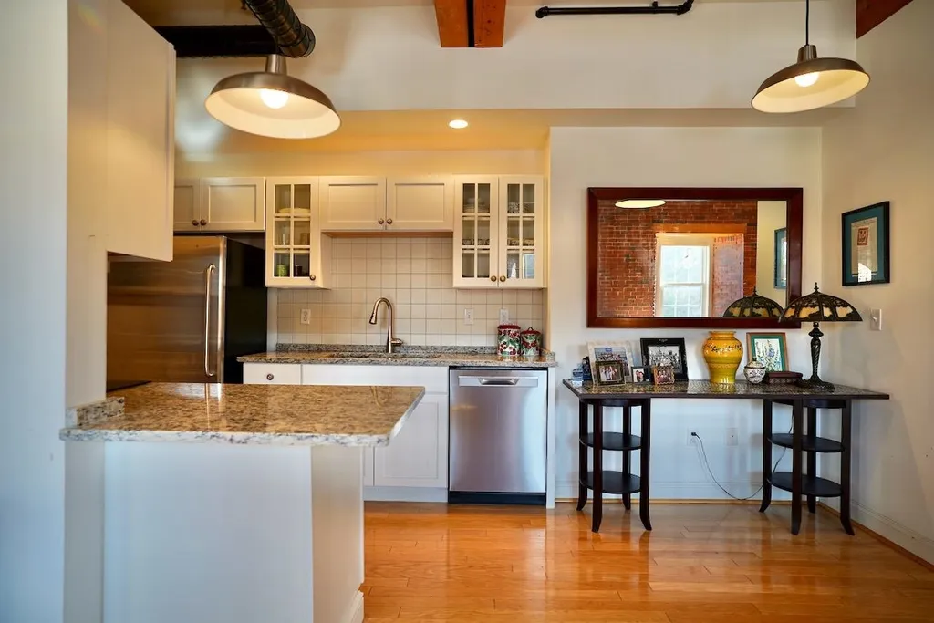 6 Bay Road Newmarket NH 03867