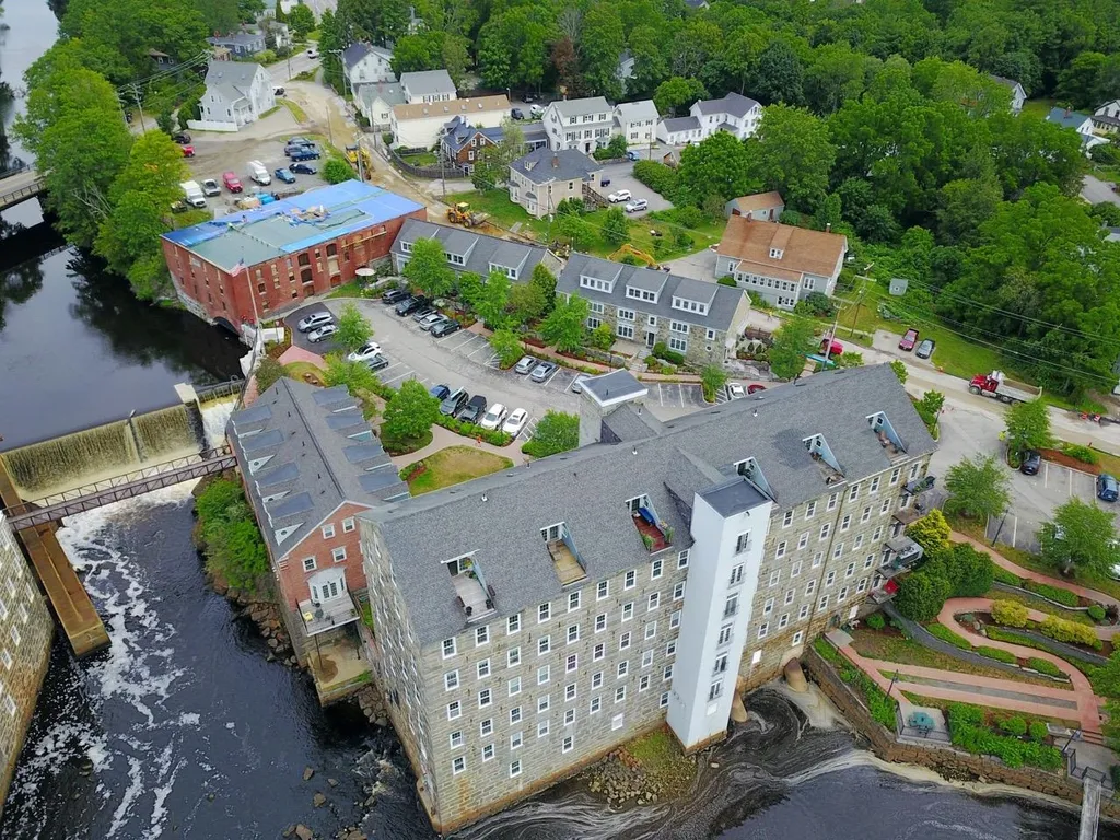 6 Bay Road Newmarket NH 03867