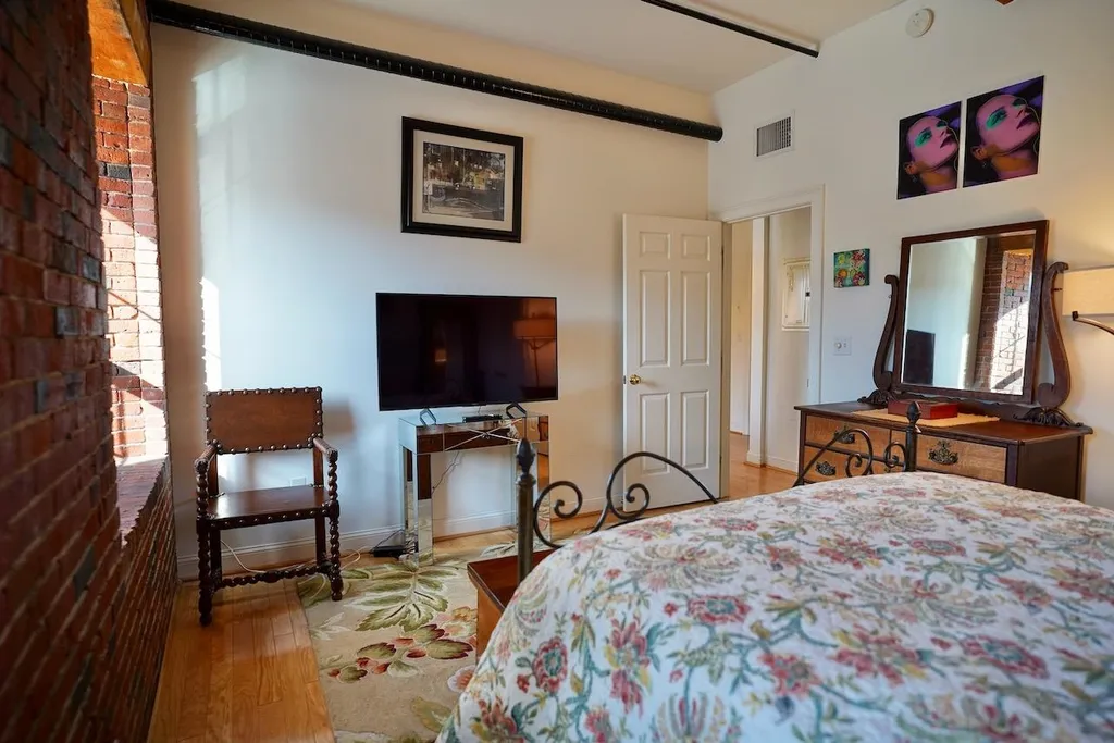 6 Bay Road Newmarket NH 03867