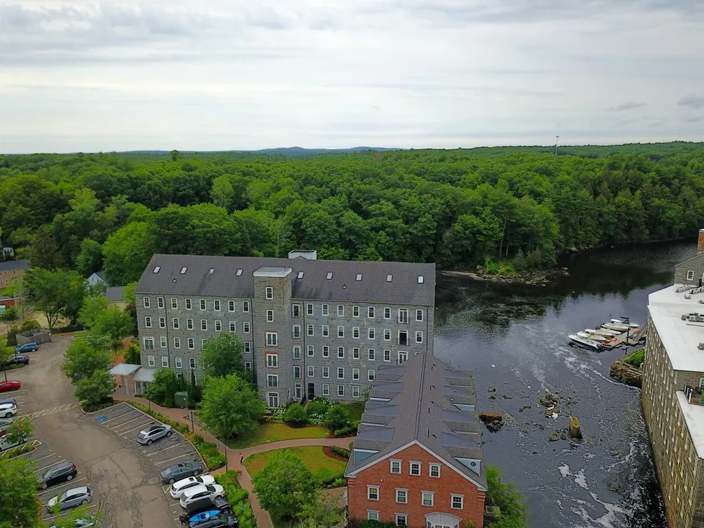 6 Bay Road Newmarket NH 03867