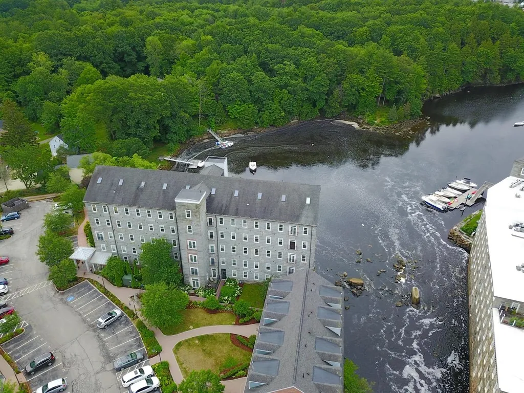 6 Bay Road Newmarket NH 03867