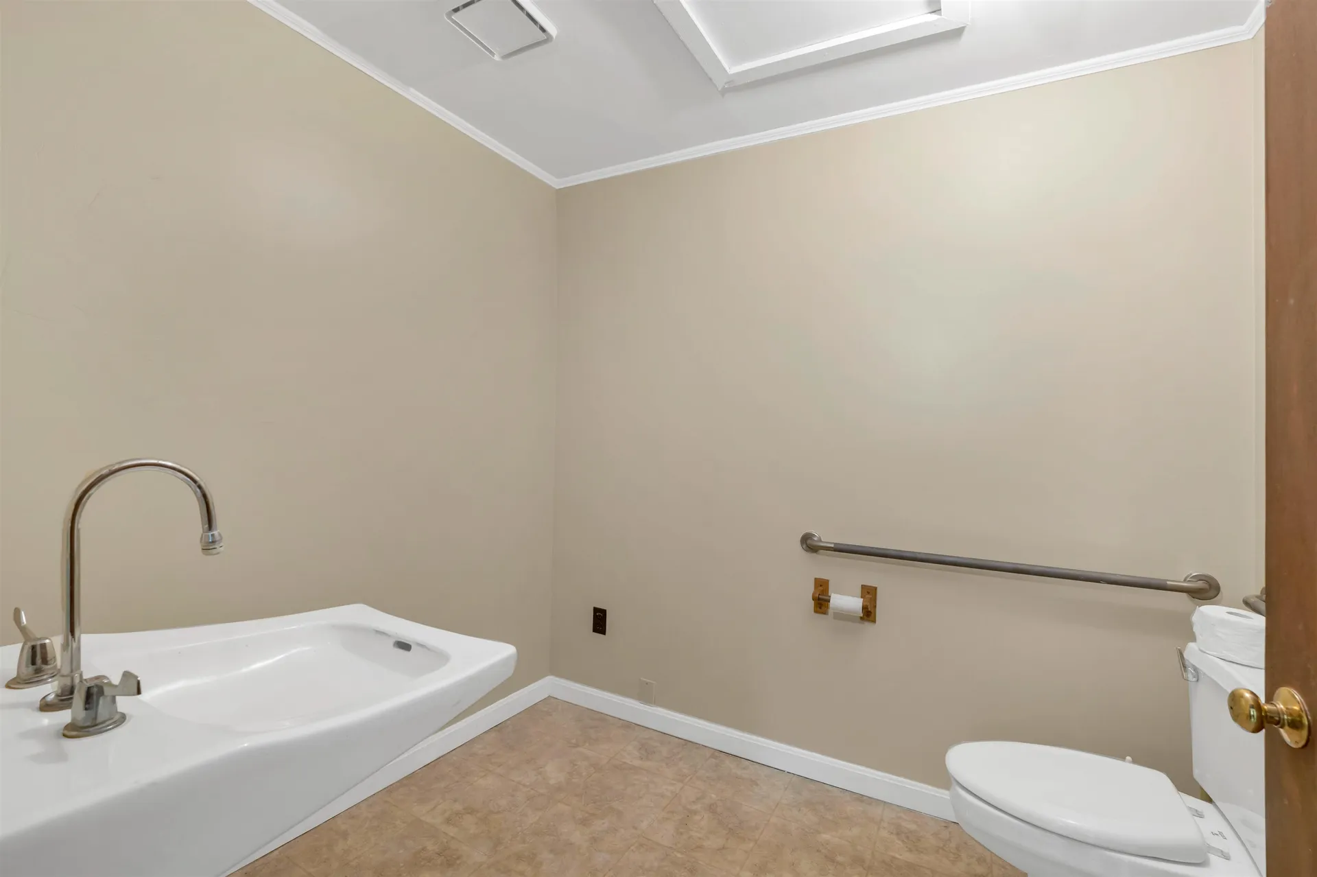736 Hartford Avenue Hartford VT 05001