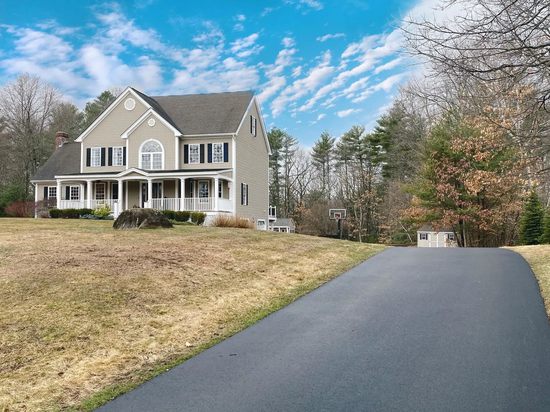 23 Bunker Hill Drive Londonderry NH 03053