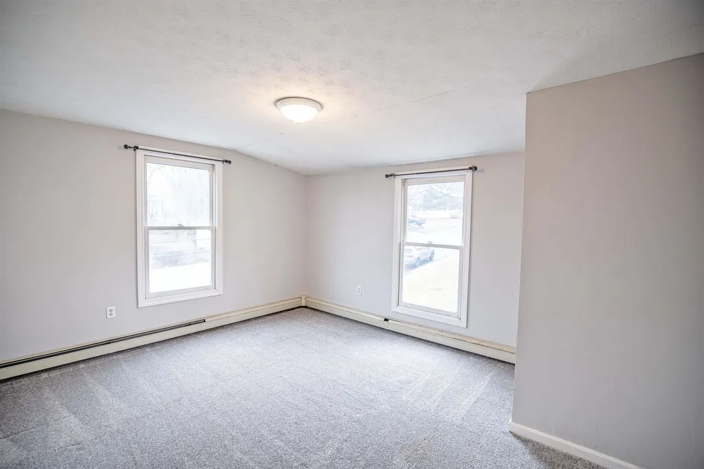 160 Kennard Road Manchester NH 03104