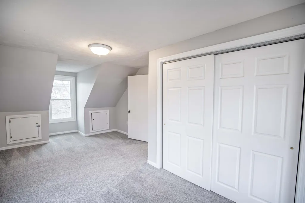 160 Kennard Road Manchester NH 03104
