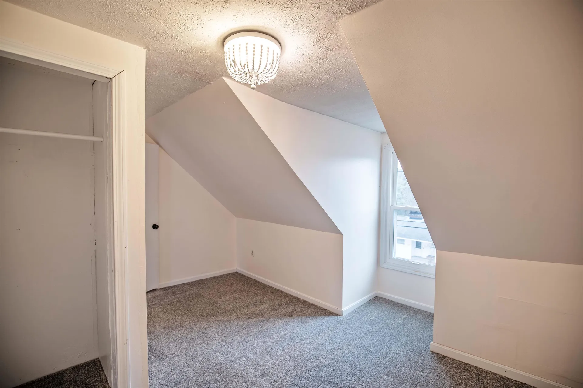 160 Kennard Road Manchester NH 03104
