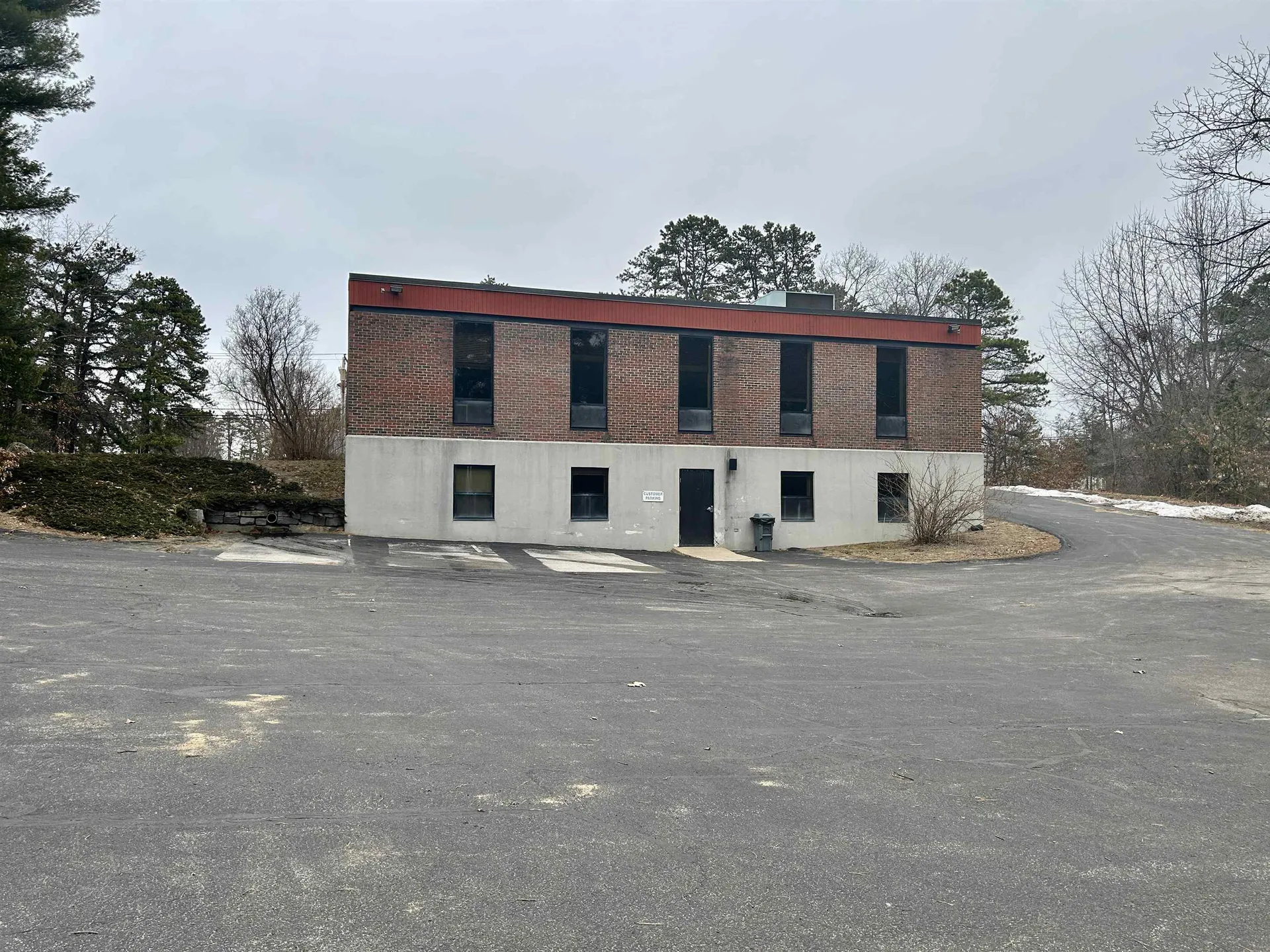 128 Airport Road Concord NH 03301