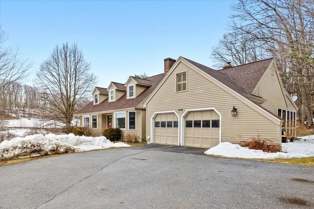 10 Discovery Road Essex VT 05452