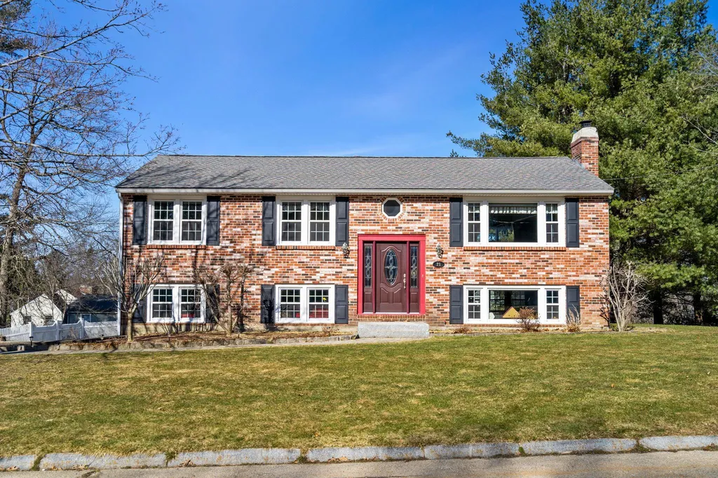 21 Amble Road Nashua NH 03062