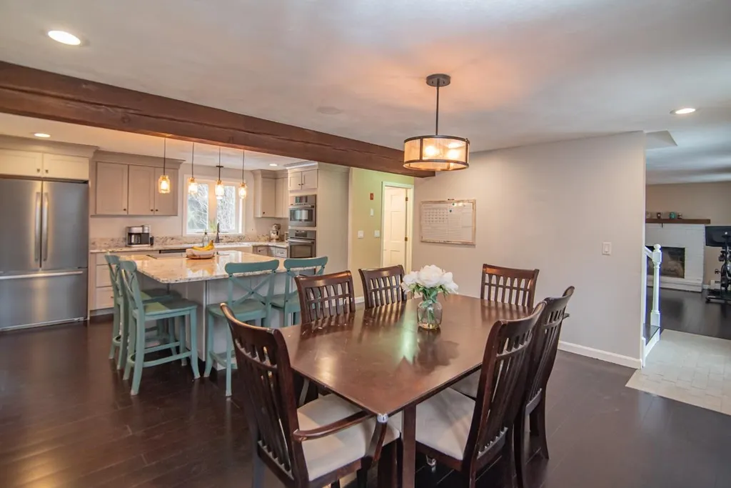 8 Lee Circle Derry NH 03038