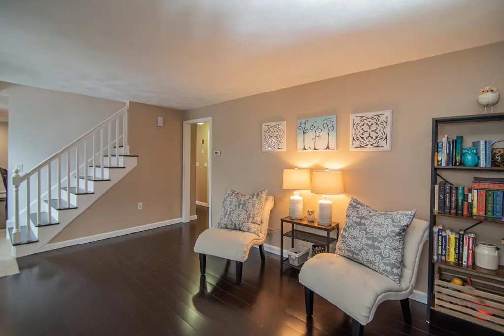 8 Lee Circle Derry NH 03038