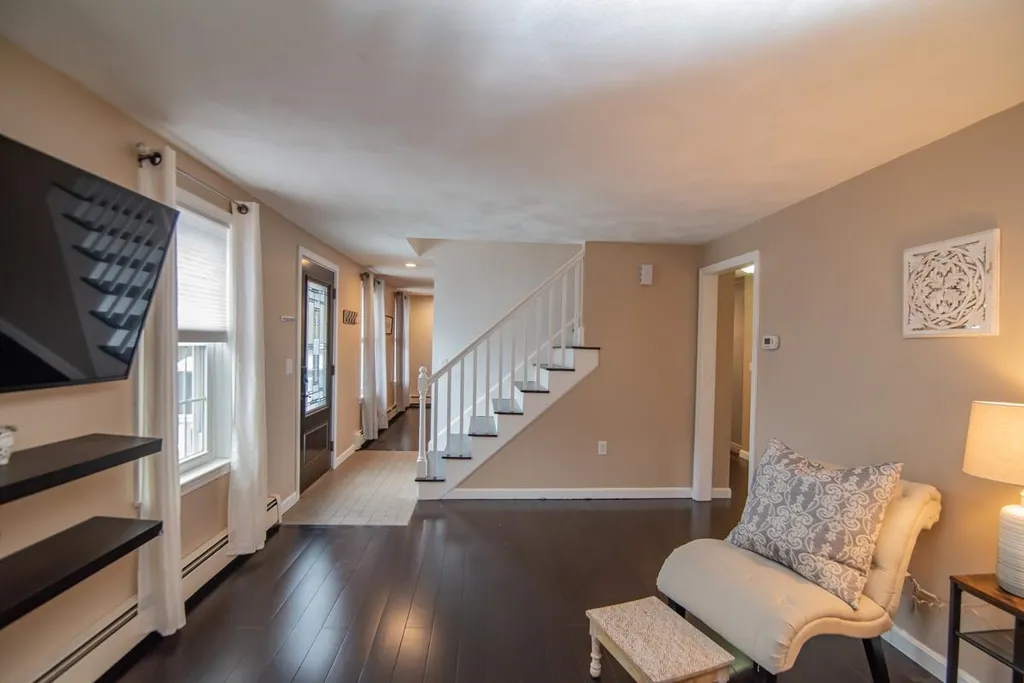 8 Lee Circle Derry NH 03038