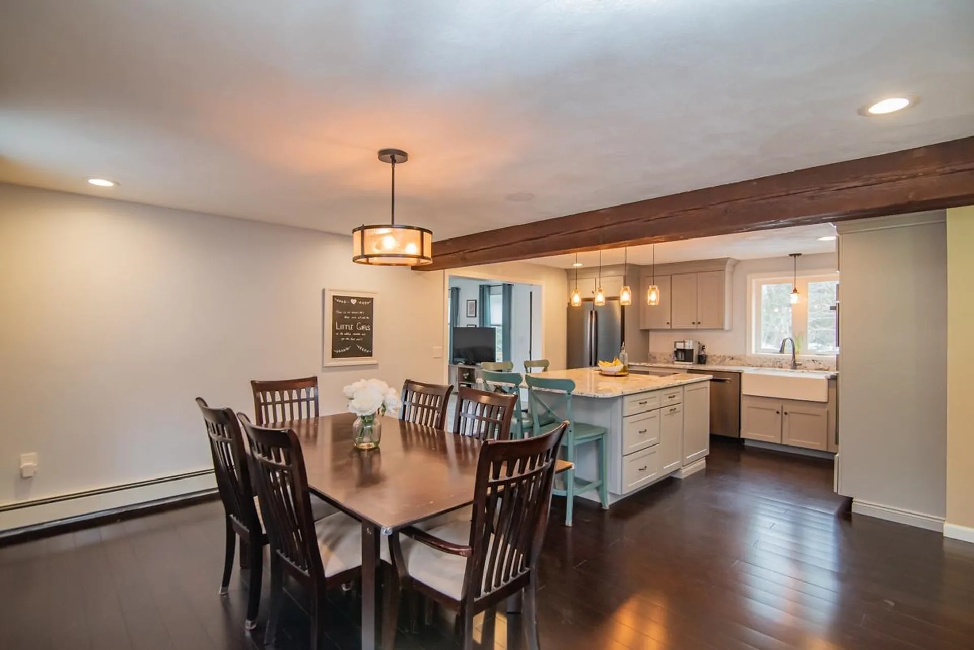 8 Lee Circle Derry NH 03038