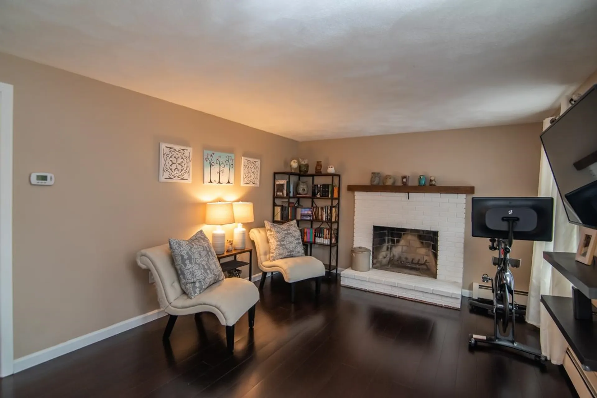 8 Lee Circle Derry NH 03038