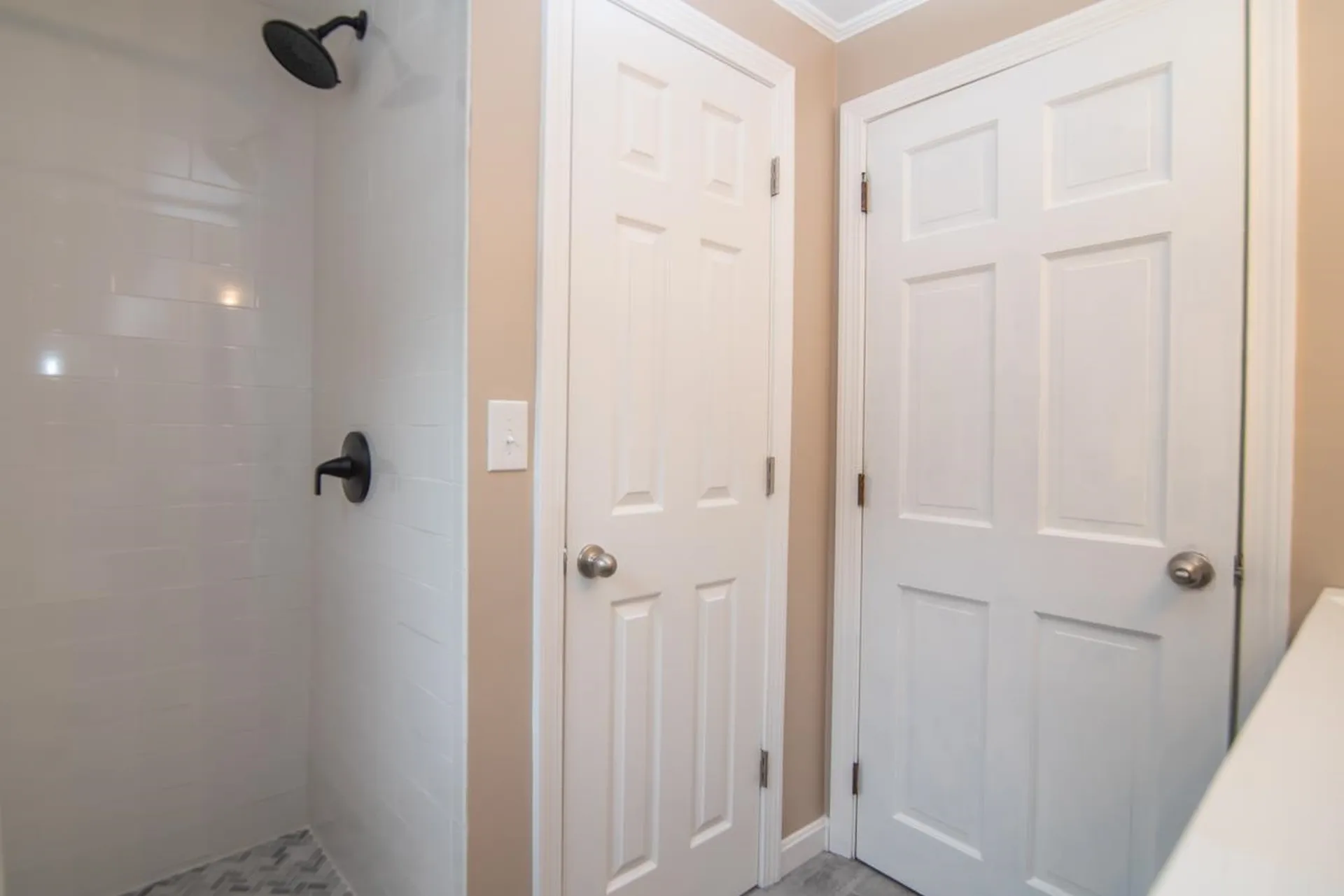 8 Lee Circle Derry NH 03038