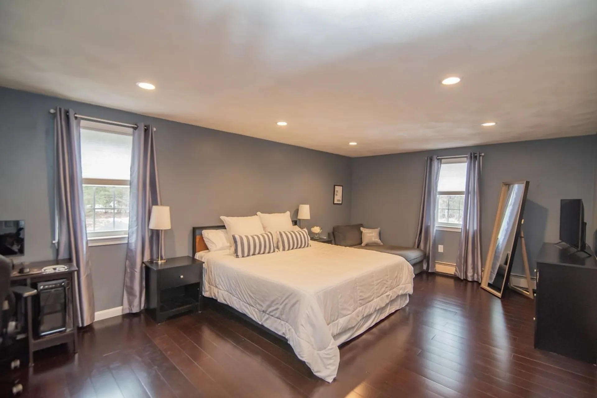 8 Lee Circle Derry NH 03038