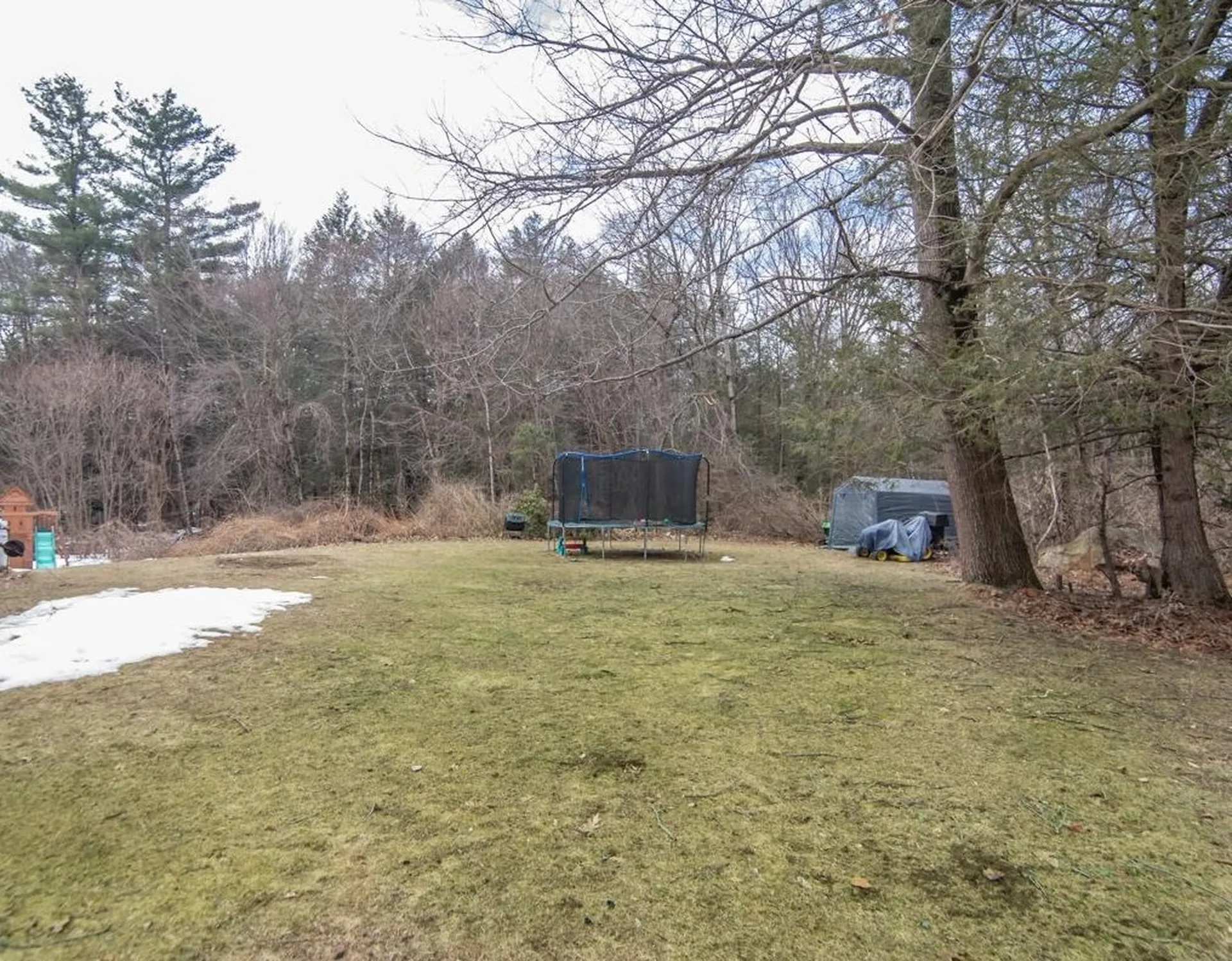 8 Lee Circle Derry NH 03038