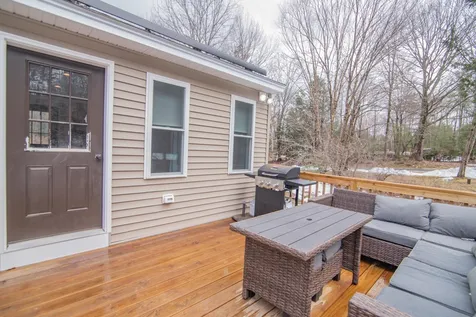8 Lee Circle Derry NH 03038