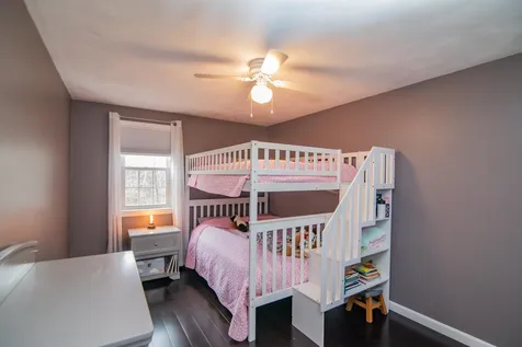 8 Lee Circle Derry NH 03038