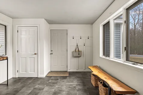 11 Deer Run Circle Kingston NH 03848