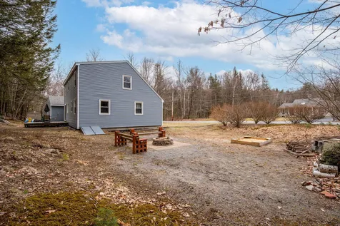 11 Deer Run Circle Kingston NH 03848