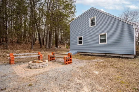 11 Deer Run Circle Kingston NH 03848
