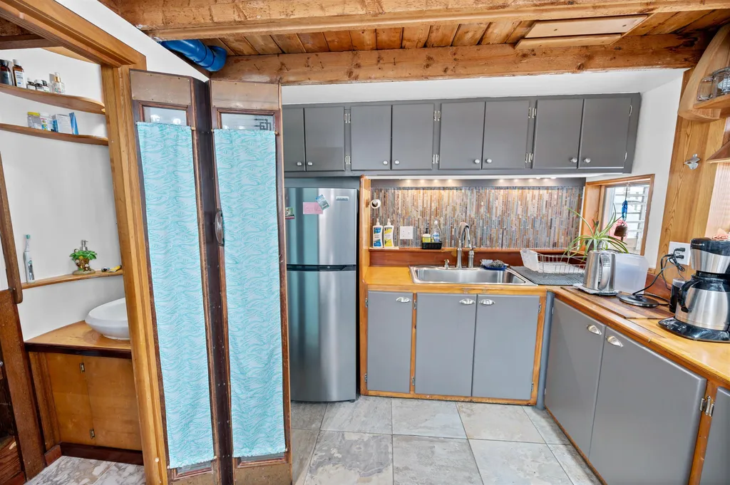 16 Dimetro Road Warren VT 05674