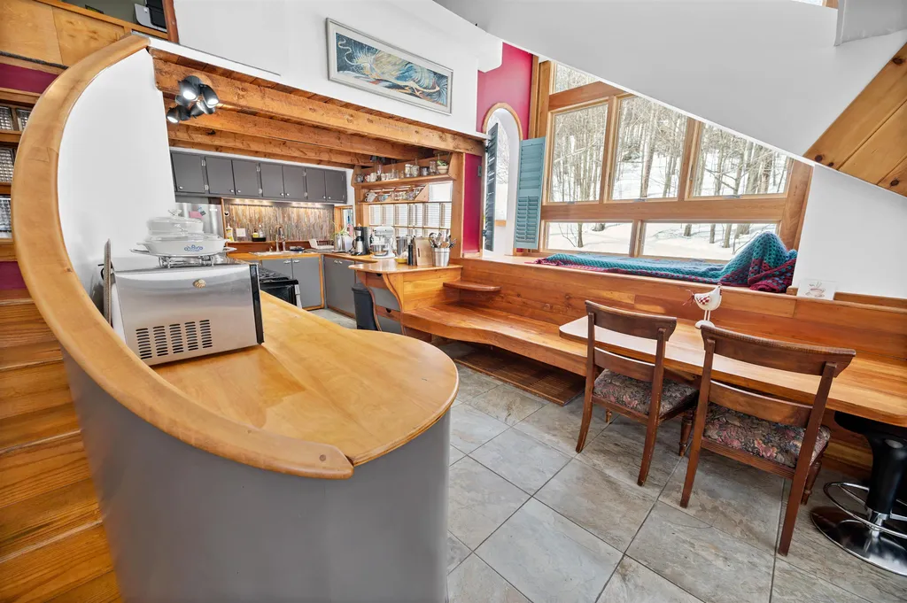 16 Dimetro Road Warren VT 05674