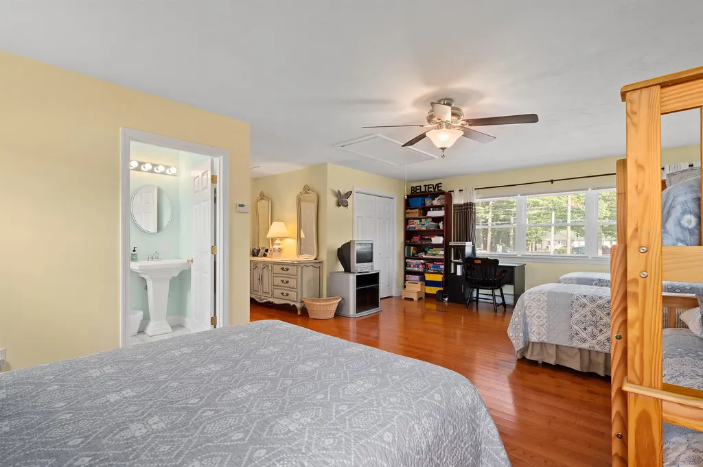 416 Weirs Road Gilford NH 03249