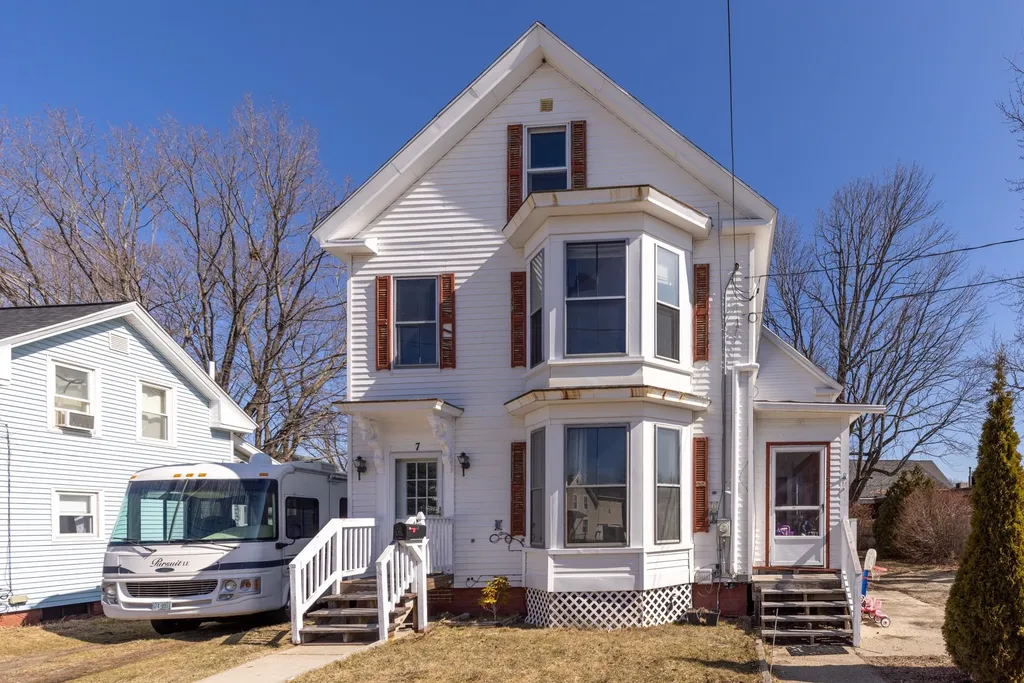 7 Dublin Way Rochester NH 03867