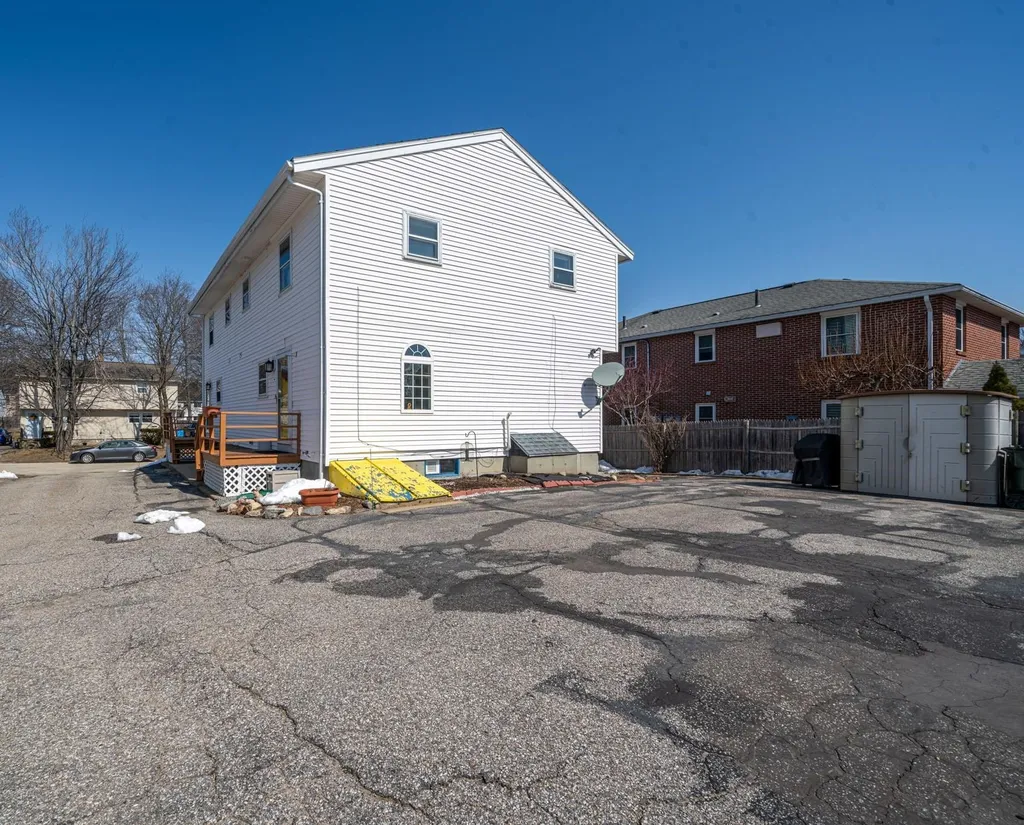 661 Central Street Manchester NH 03103