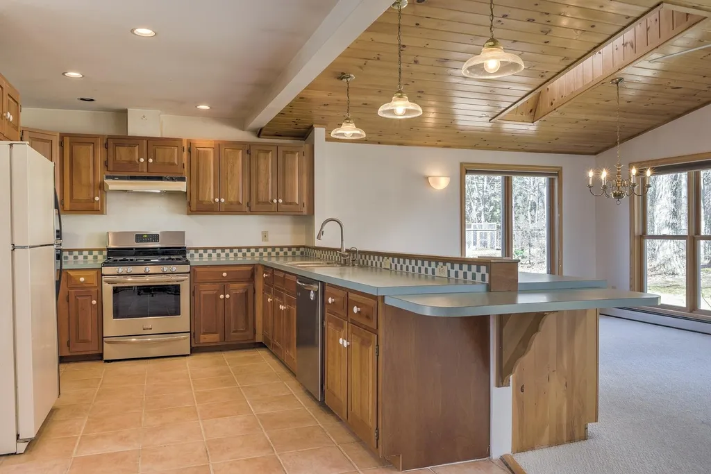 27 Hanover Street Keene NH 03431