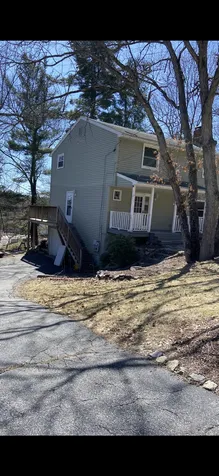24 Old Coach Road Nashua NH 03062