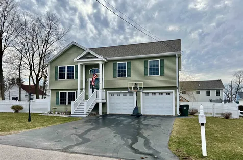 26 Woodland Avenue Manchester NH 03109