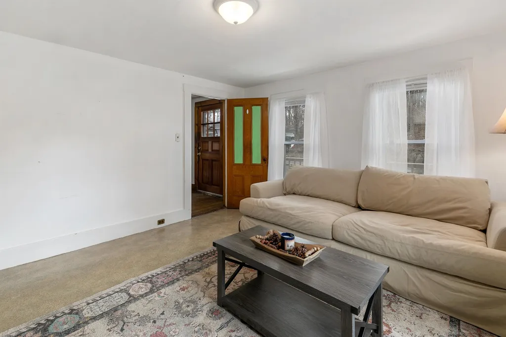 37 Bay Road Newmarket NH 03857