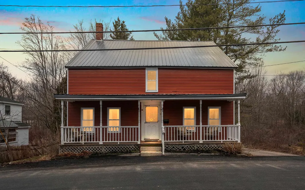 37 Bay Road Newmarket NH 03857