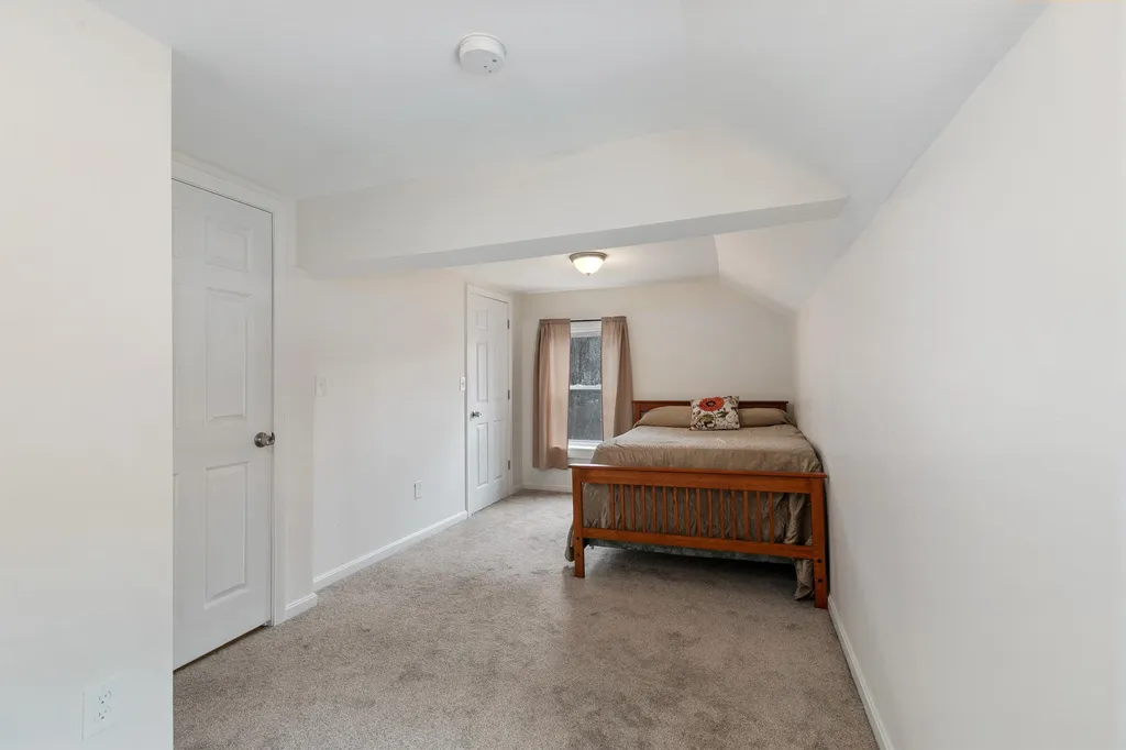 37 Bay Road Newmarket NH 03857